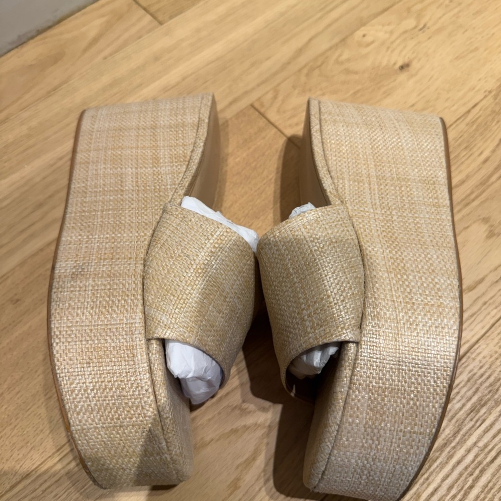 Covet RIO Woven Wedges - Picture 6 of 12
